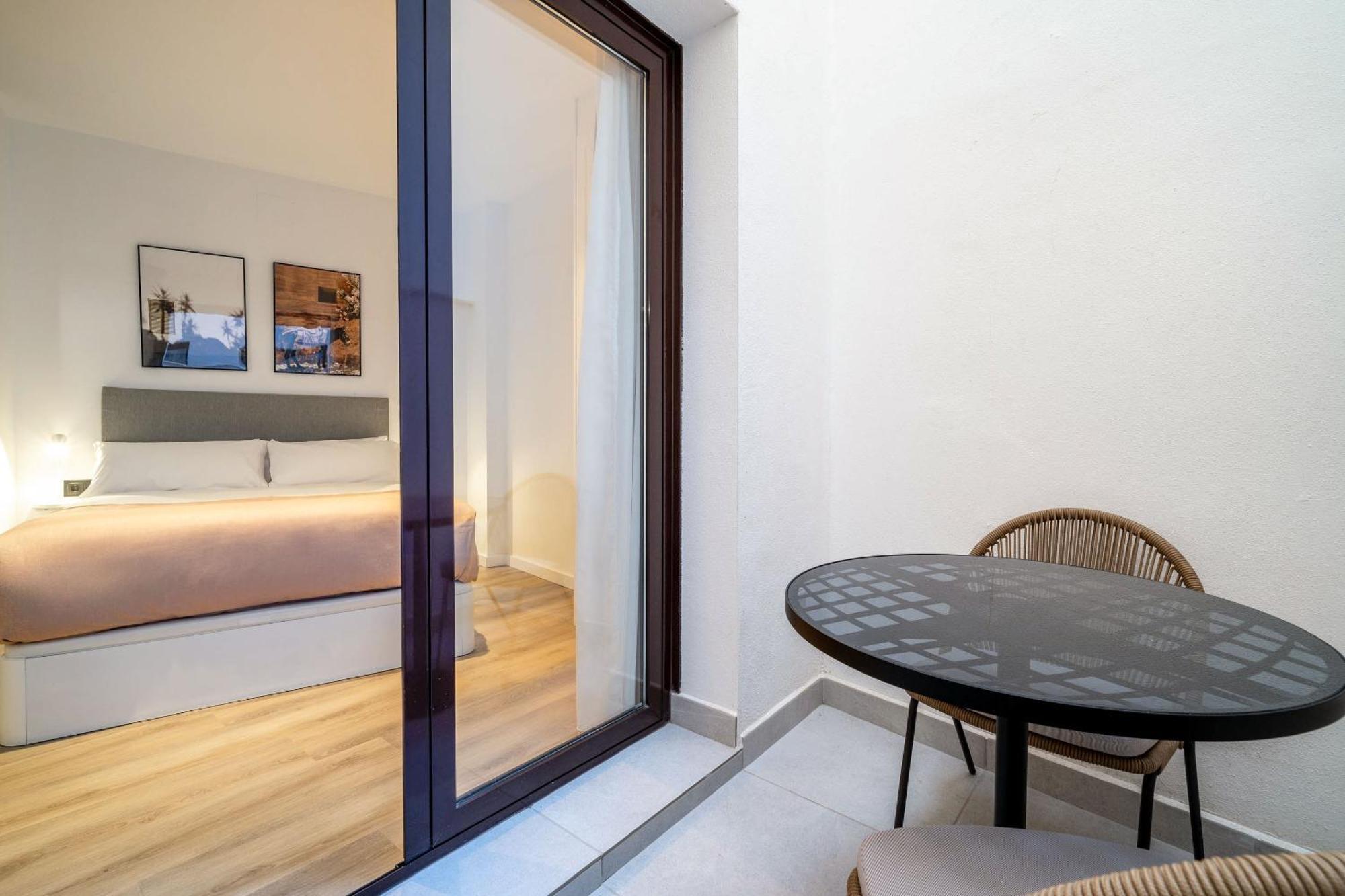 Limehome Malaga Calle Victoria Экстерьер фото