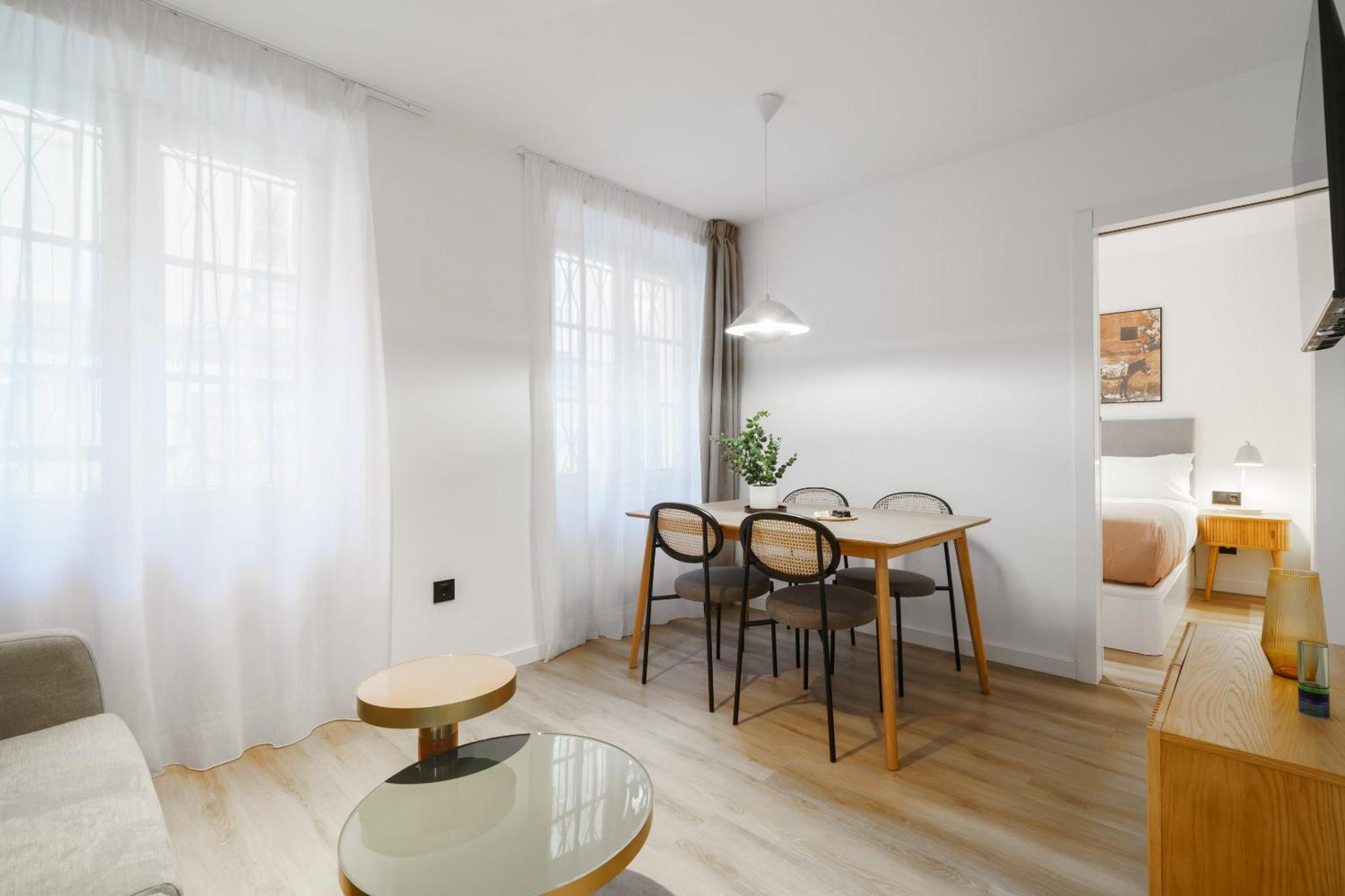 Limehome Malaga Calle Victoria Экстерьер фото