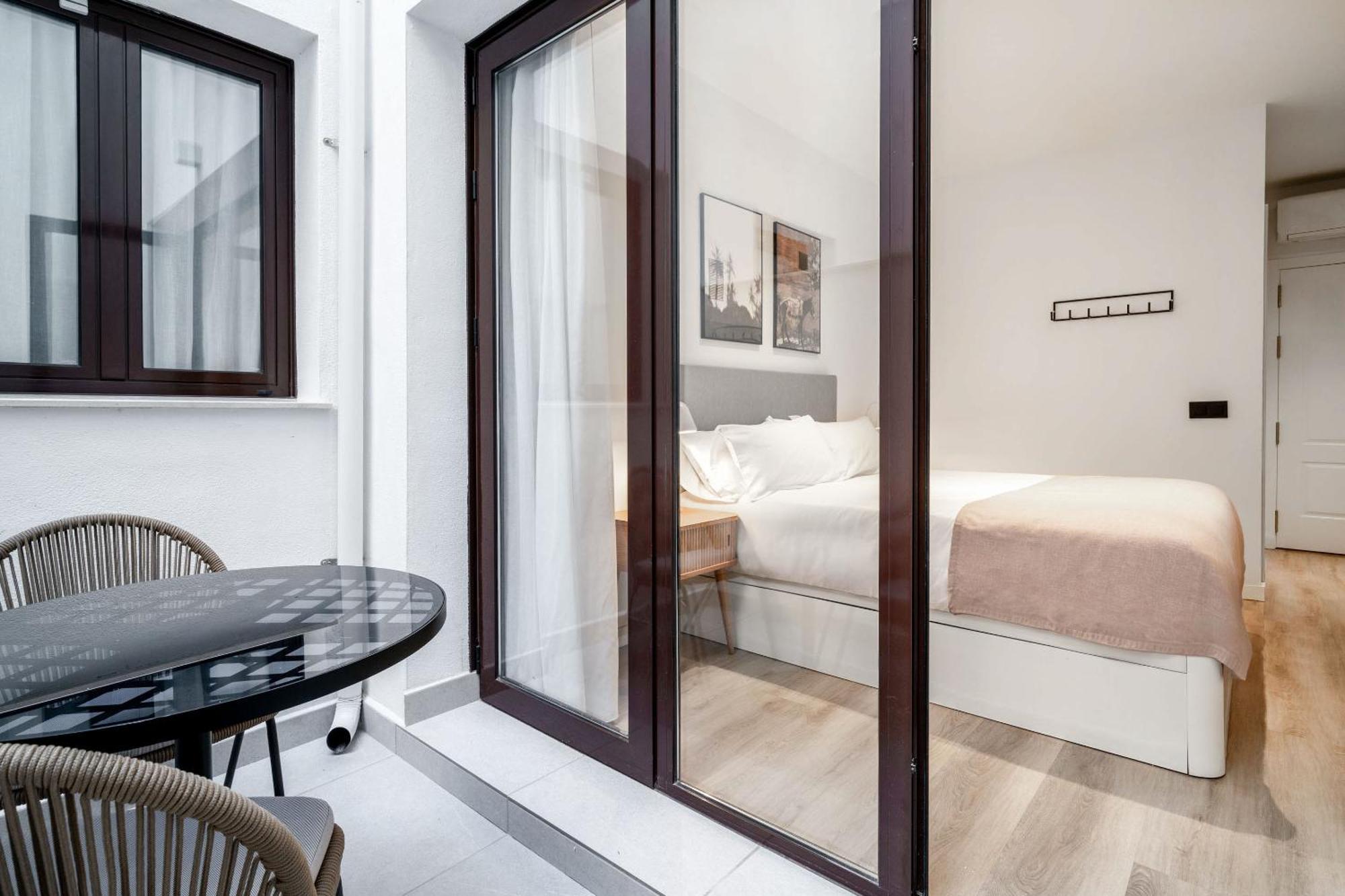 Limehome Malaga Calle Victoria Экстерьер фото