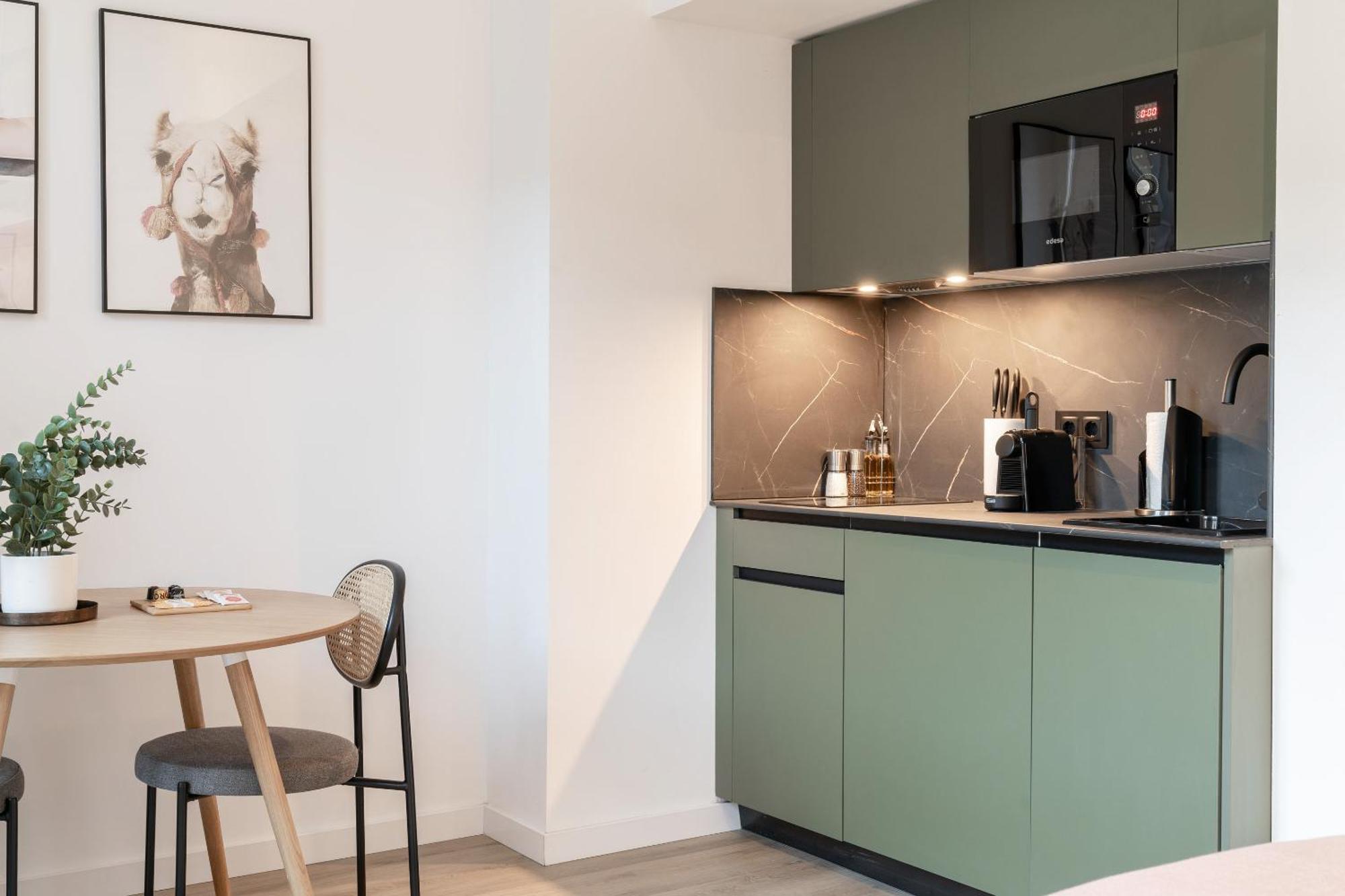 Limehome Malaga Calle Victoria Экстерьер фото