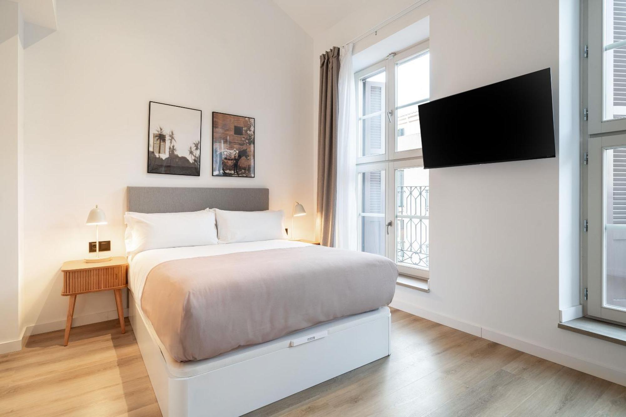 Limehome Malaga Calle Victoria Экстерьер фото