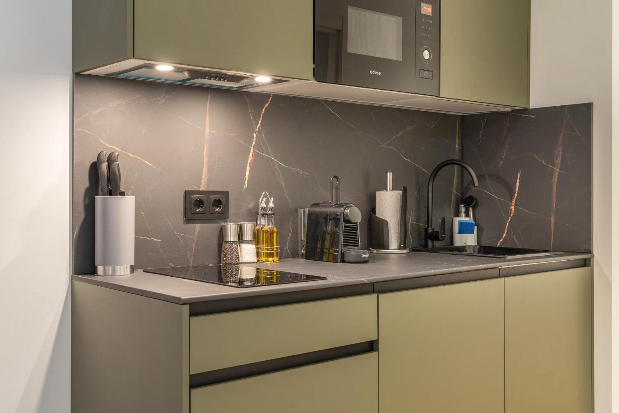 Limehome Malaga Calle Victoria Экстерьер фото